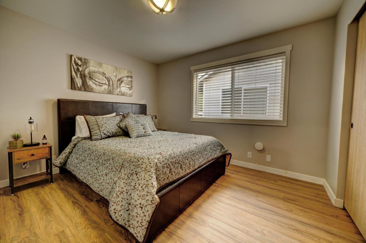 Cozy 2 Bedroom Townhouse In Northgate Сиатъл Екстериор снимка