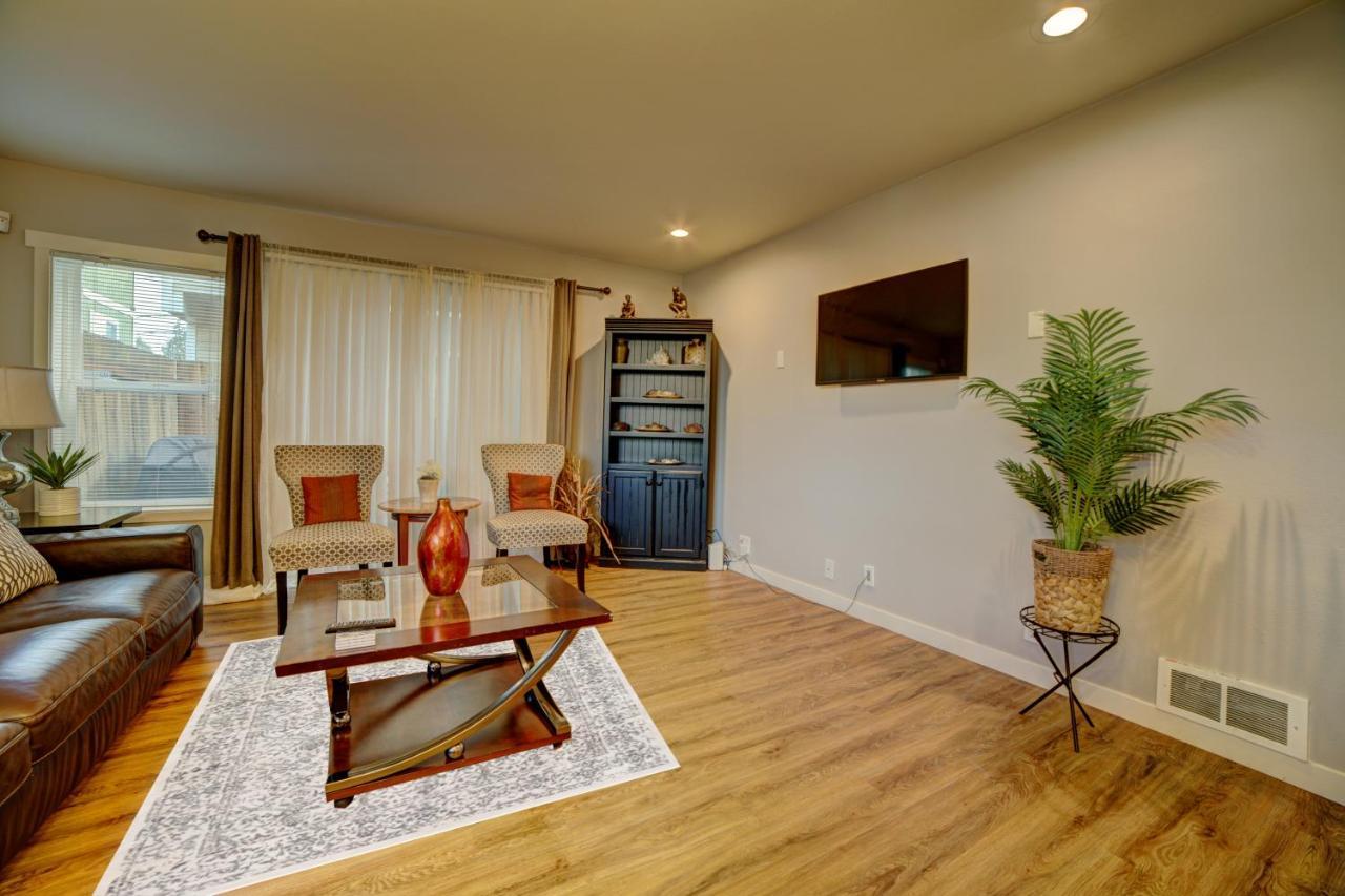 Cozy 2 Bedroom Townhouse In Northgate Сиатъл Екстериор снимка